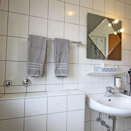 Lindenkrug Otel Gütersloh