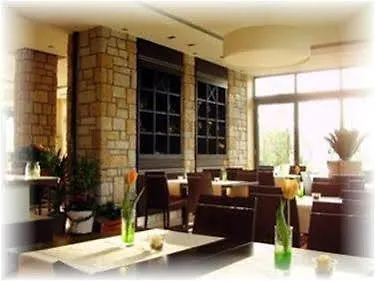 Lindenkrug 3* 居特斯洛